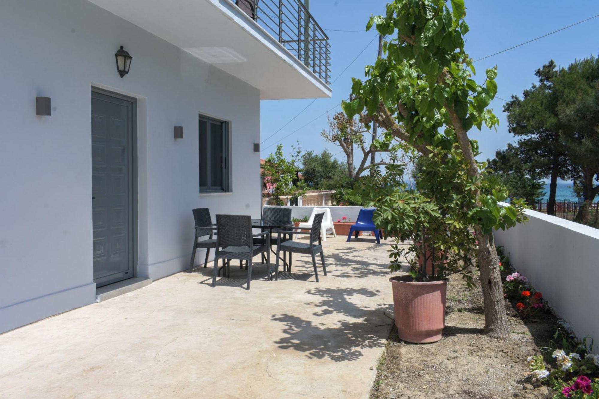 Casa Di Mare - Studios And Apartments On The Beach Vasilikí Exterior foto
