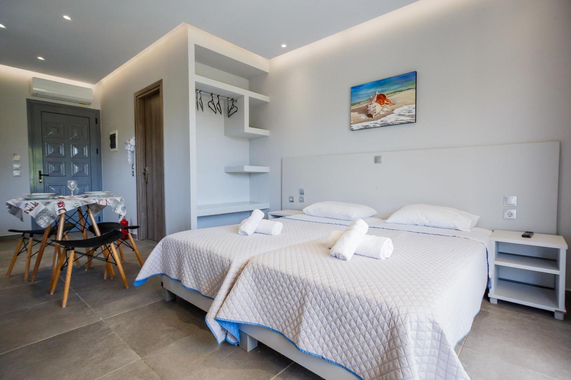Casa Di Mare - Studios And Apartments On The Beach Vasilikí Exterior foto