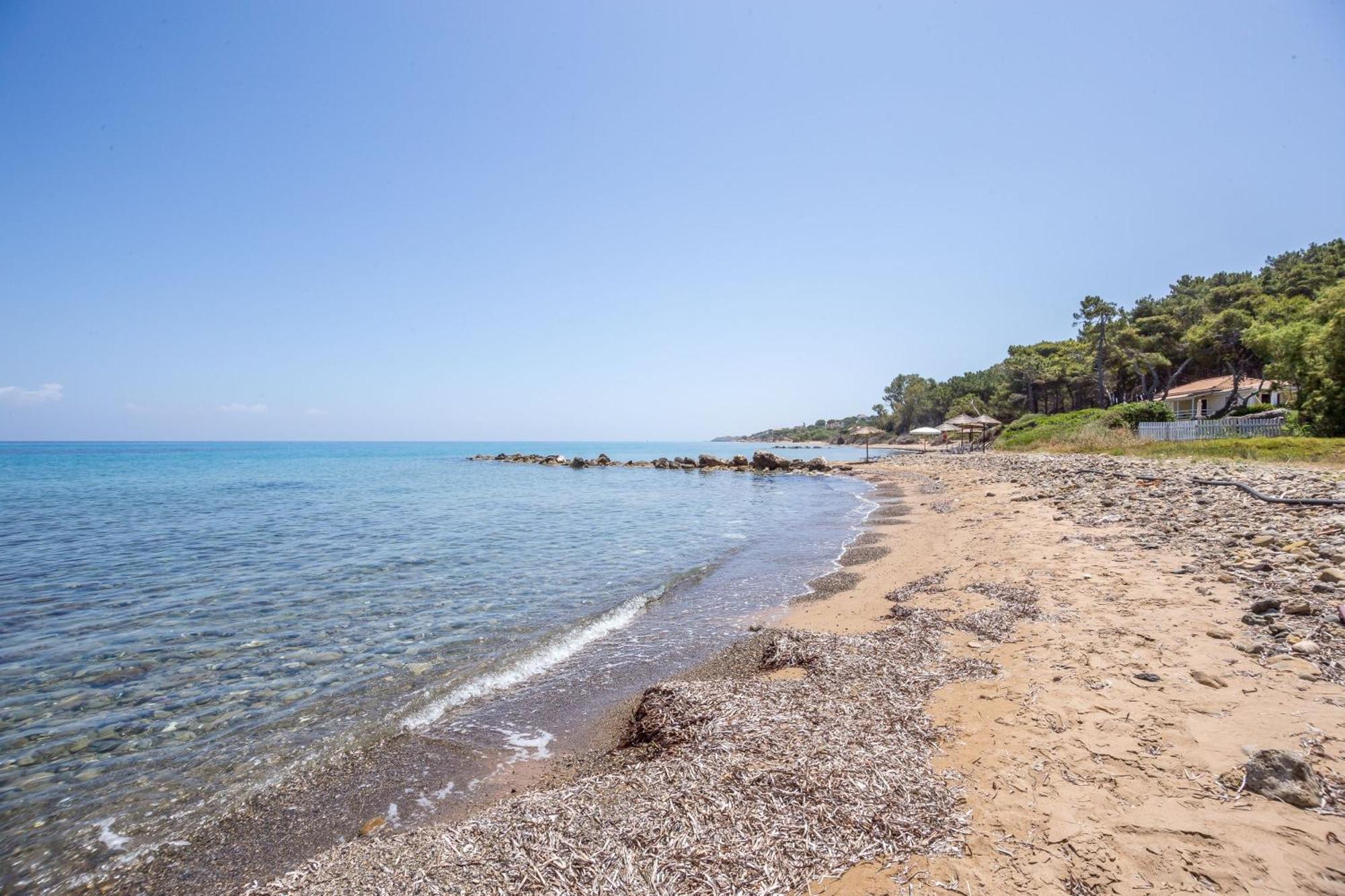 Casa Di Mare - Studios And Apartments On The Beach Vasilikí Exterior foto