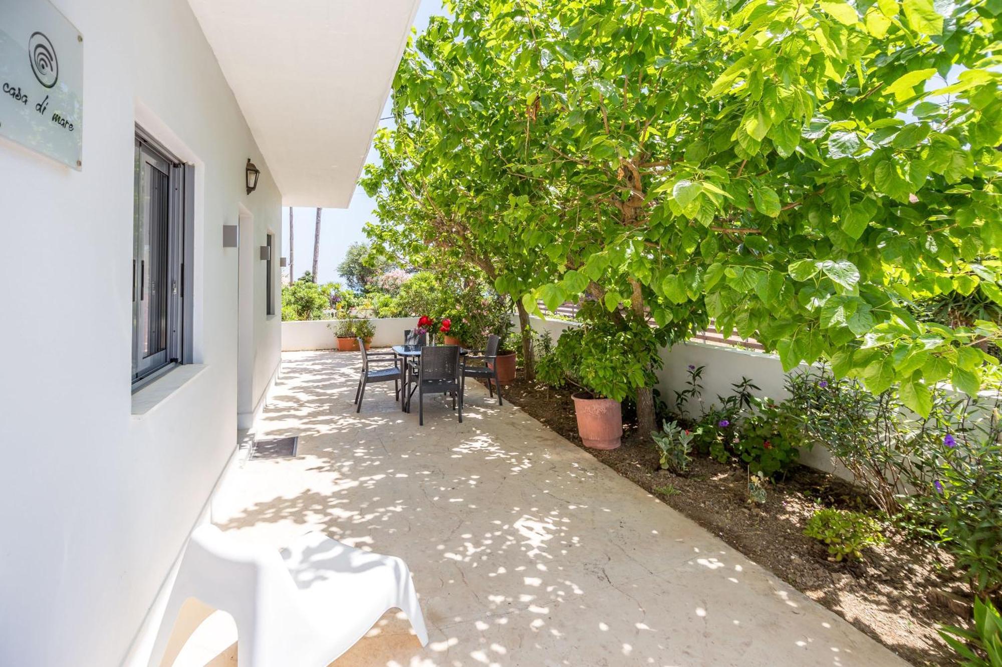 Casa Di Mare - Studios And Apartments On The Beach Vasilikí Exterior foto